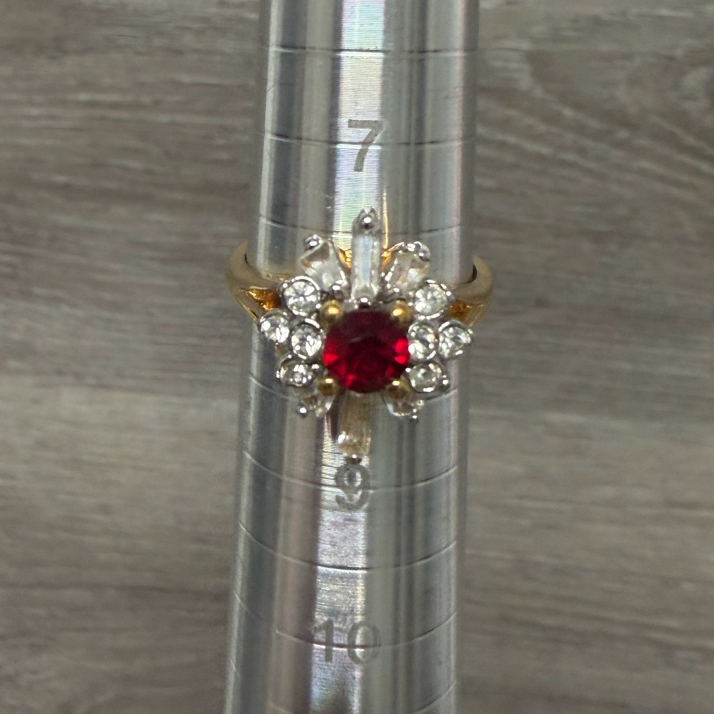 Elegant‎ Gold and Red Gemstone Ring 18K